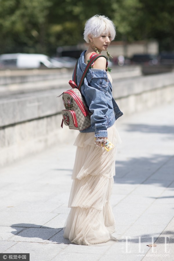 牛仔外套里穿什么,牛仔外套里穿什么比较好