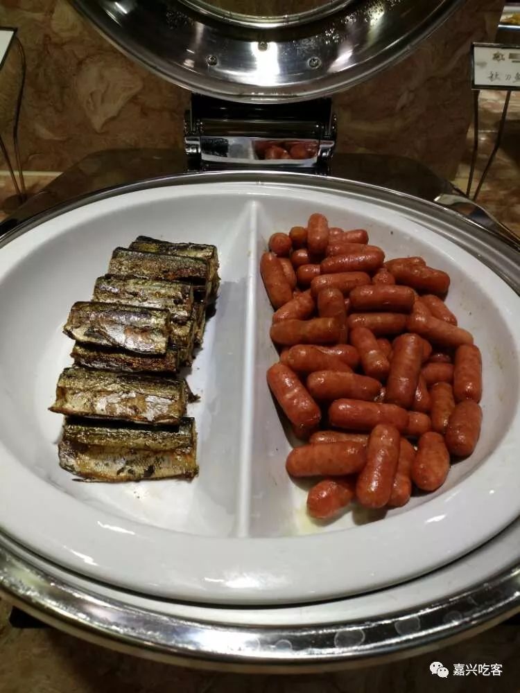 网友说｜点一份牛排竟能免费吃几十道菜，还有这种好事？