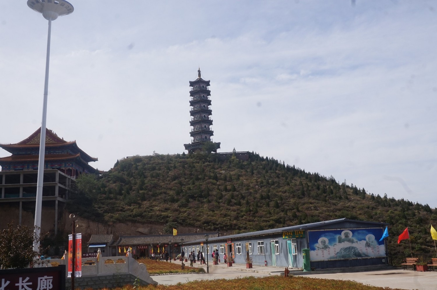 京西第一孤峰,鸡鸣山孤峰独秀