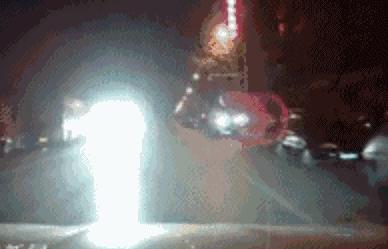 滥用远光灯?小心出事故担责!对付“远光*党**”还有这招……