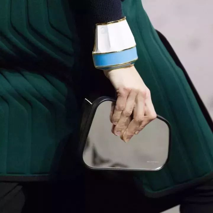 这个大品牌“棉被包”的设计师，你给我出来！竟然还敢卖天价？