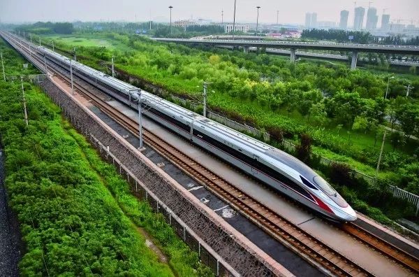 高铁票当天买后天的票能行吗,当天买了高铁票可以抢火车票吗