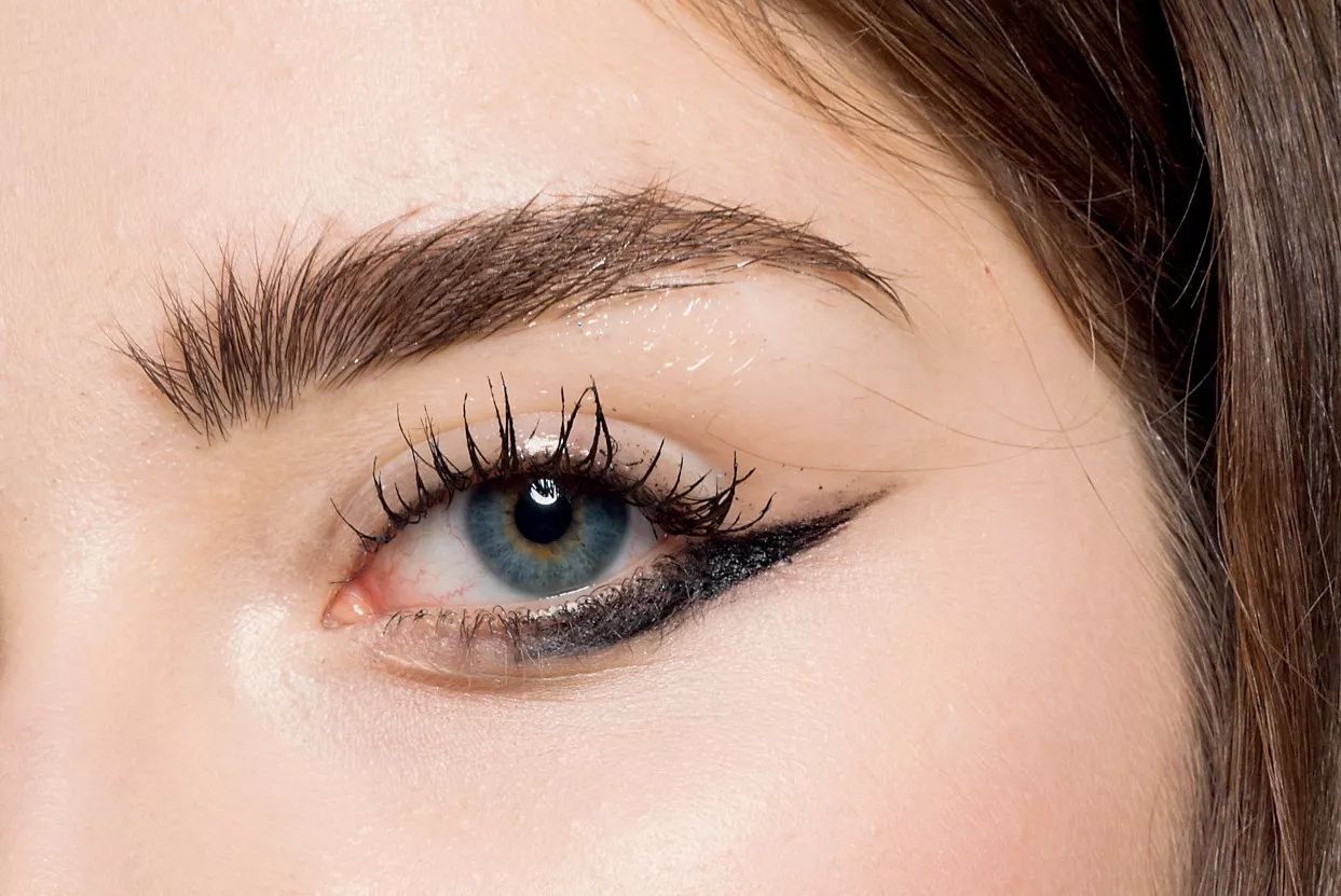 适合亚洲人的八种眼线画法 (眼线怎么画好看又粗又黑)