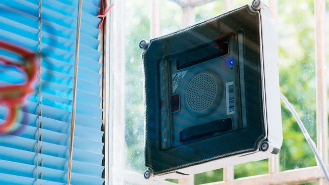 擦窗游戏两不误是因为有科沃斯W850窗宝