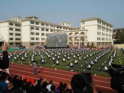 小学足球比赛直播,直播间现场直播小学生足球