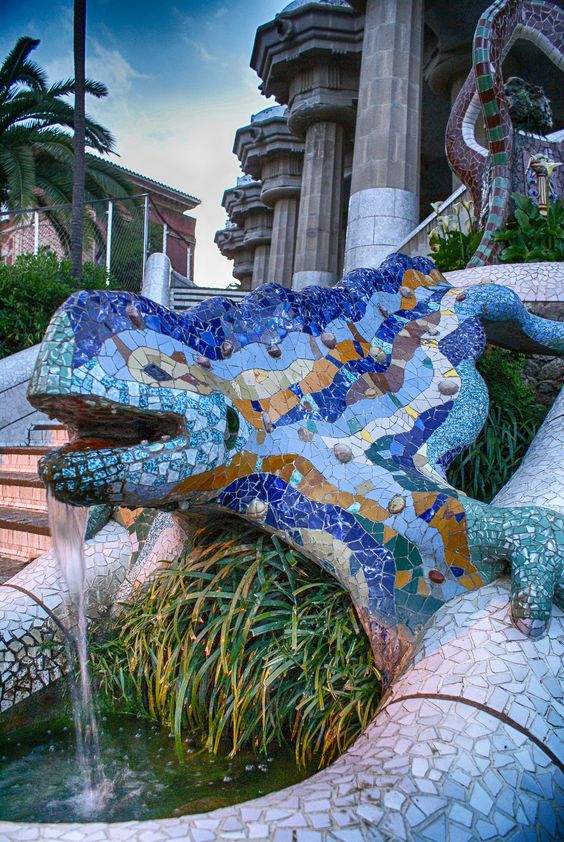 在西班牙街头这般你侬我侬好想去那里偶遇双宋夫妇