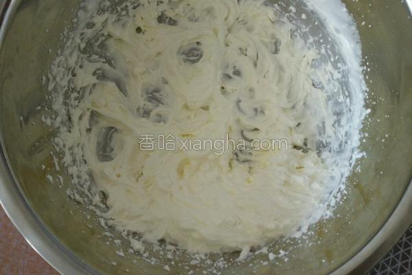 奶油纸杯蛋糕的烤箱做法,奶油纸杯蛋糕裱花装饰