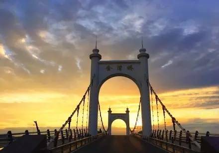 大连七座桥,大连金湾桥历史