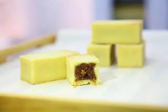 鲍师傅网红店排队,鲍师傅在南京排队