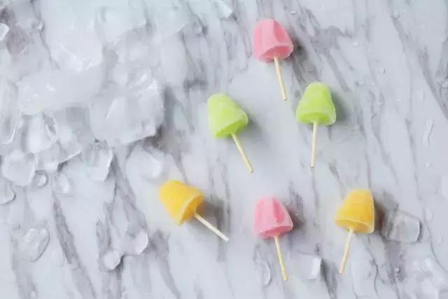 我把整个超市扔进了冷冻室，没想到还挺好吃