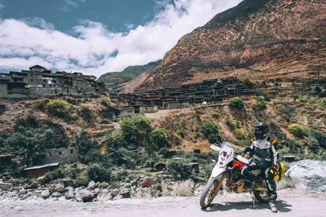 swm650进藏,swmsm650r滑胎摩托车