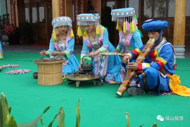 一碗腾冲清茗：品的是茶尝的却是路