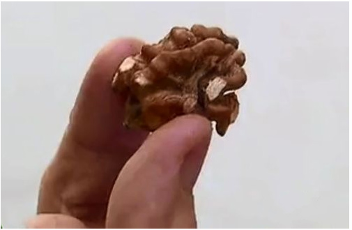 红木家具用砂纸打出划痕来了,红木家具漆面划痕怎么修复