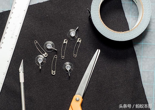 拍玻璃反光如何去除,隔着玻璃拍照后期怎么消除反光