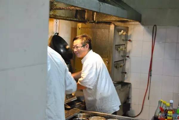 唤醒城市里的人们,唤醒这座城市