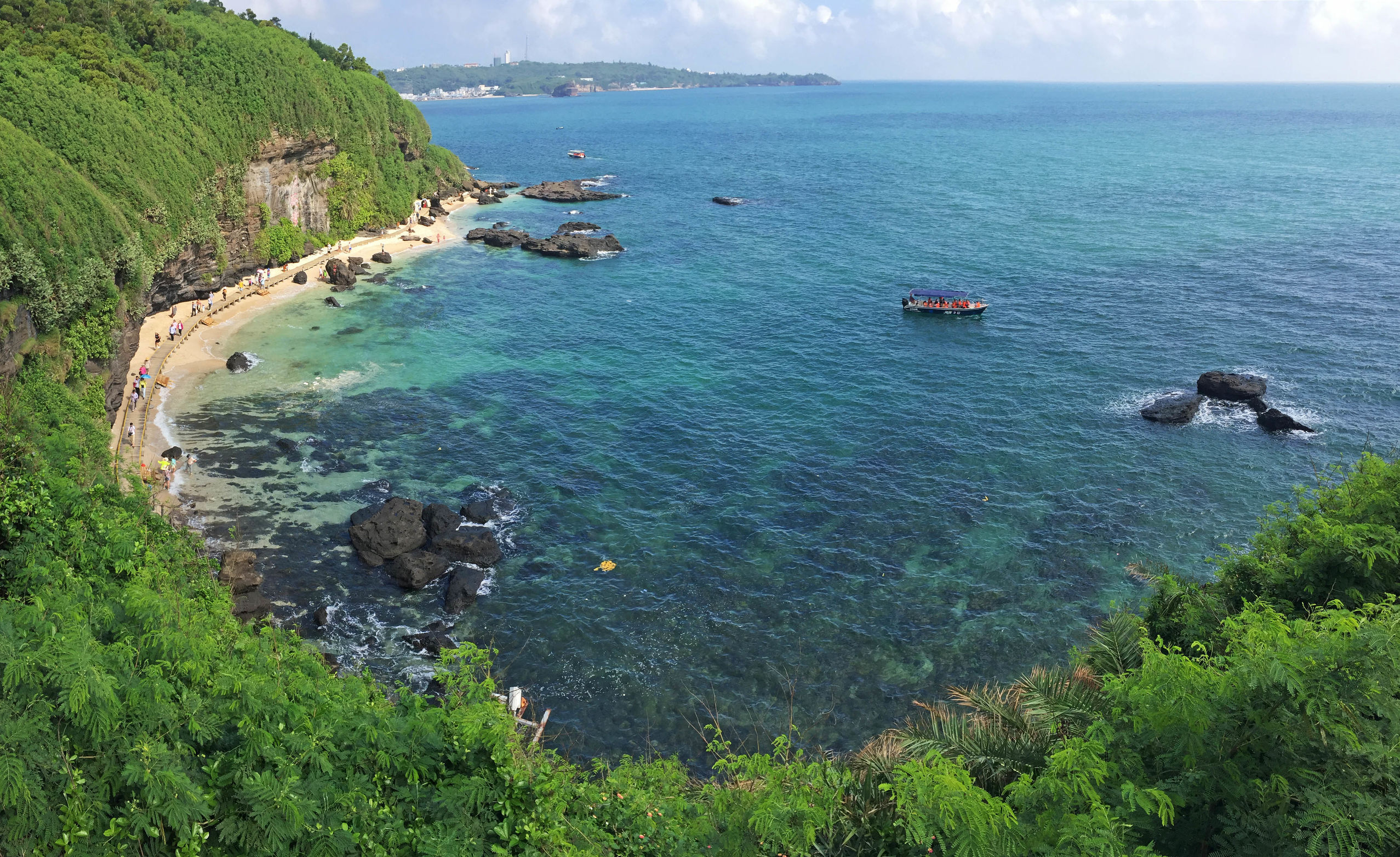 涠洲岛中国最大最年轻的火山岛,最大的火山岛涠洲岛