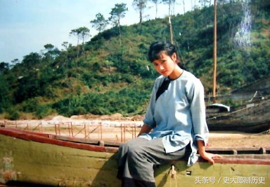 此女曾号令群雄,叱咤风云,名动朝野,退隐后相夫教子,不为人知