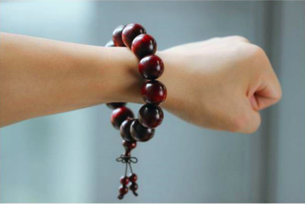 手串太松补救方法视频,长手串怎么调紧