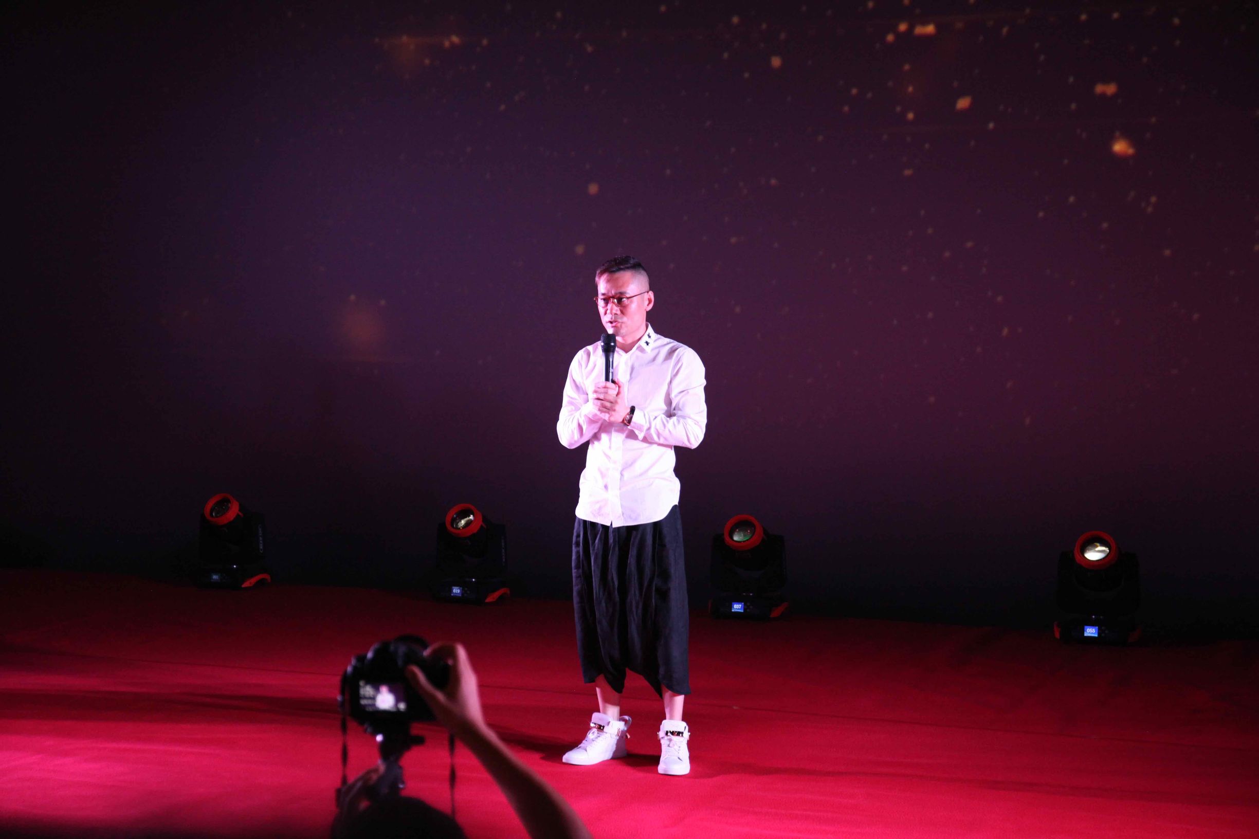 镜暴S2B平台盛装出镜眼镜业互联网+新引擎助力行业提速