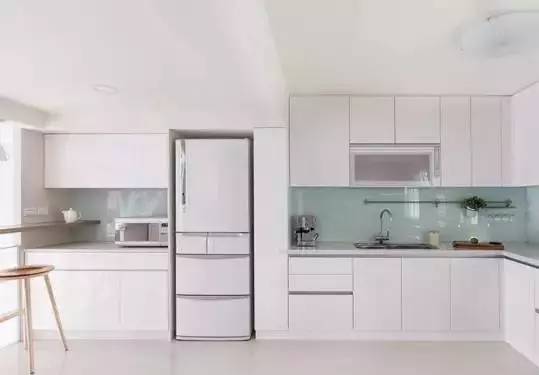 家用冰箱可以直接放在阳台吗,冰箱放阳台的最佳位置