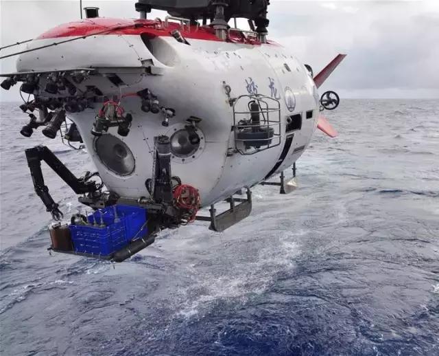 海底是个什么什么的世界,海底是个怎样的世界它有什么秘密