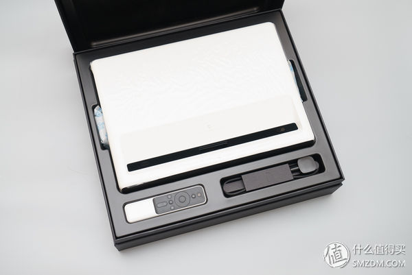 米家激光投影电视1s4k,米家激光投影和米家激光电视