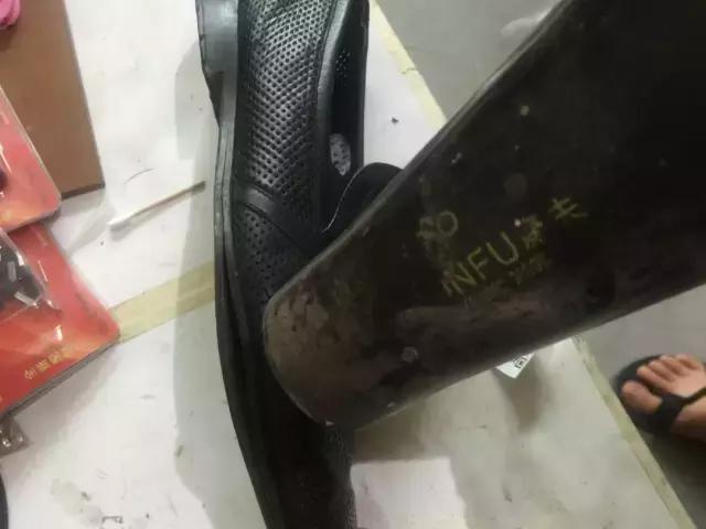 鞋子脱胶了用502粘不稳咋回事,鞋子脱胶了怎么办不用胶水