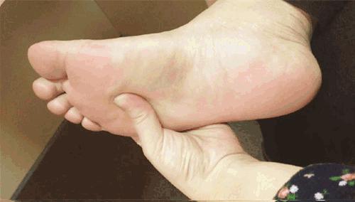 睡前10个动作调理卵巢,卵巢衰退的经络调理