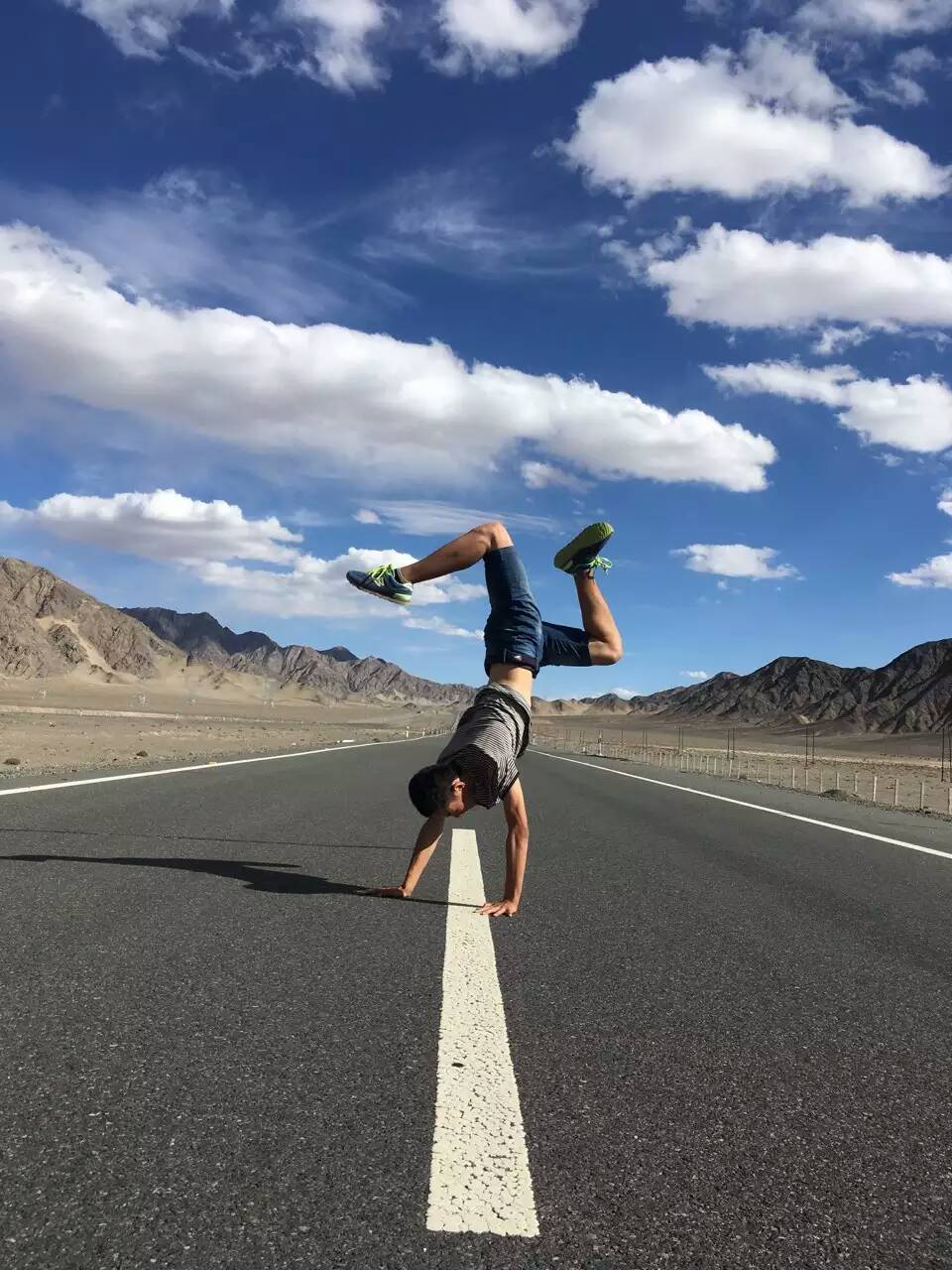 世界这么大歌曲原唱,世界这么大我们一起去看看