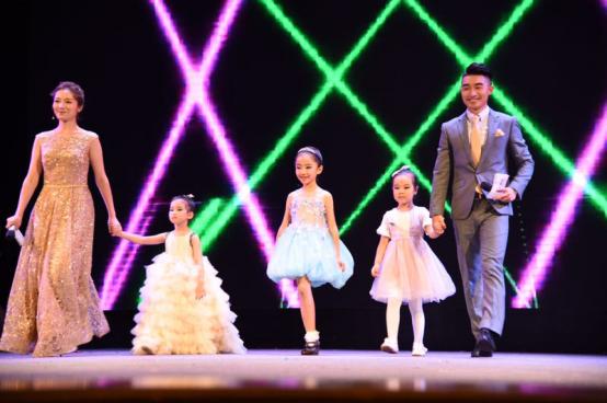 棣ㄦ湀涔嬫槦灏戝効鑸炶箞鍔犵洘,棣ㄦ湀涔嬫槦灏戝効琛楄垶鍩硅鏀惰垂