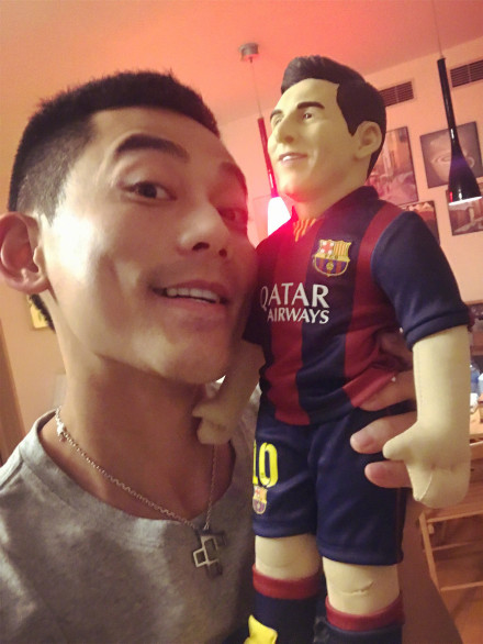 篮球明星从喜欢c罗到喜欢梅西,鹿晗是不是足球迷