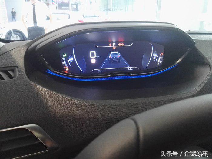 17款标致50081.8t精英版,17款标致50087座精英版蓝色