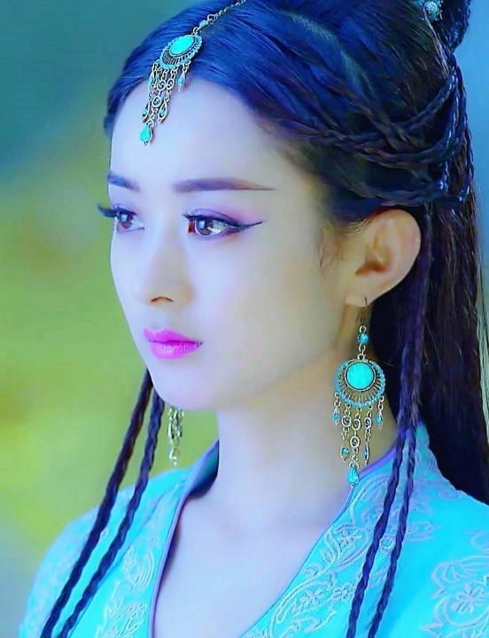 赵丽颖屡次为他人做嫁衣，从楚乔传到蜀山战纪到花千骨第二部被换角，是自愿还是人为