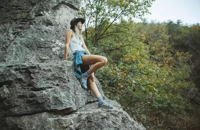 无论狂风暴雨还是烈日炎炎，穿上Teva都能从容面对！