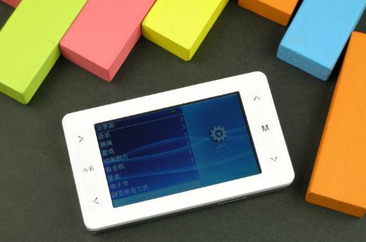 都快忘记这个叫MP3还是MP4了,知道的人都老了