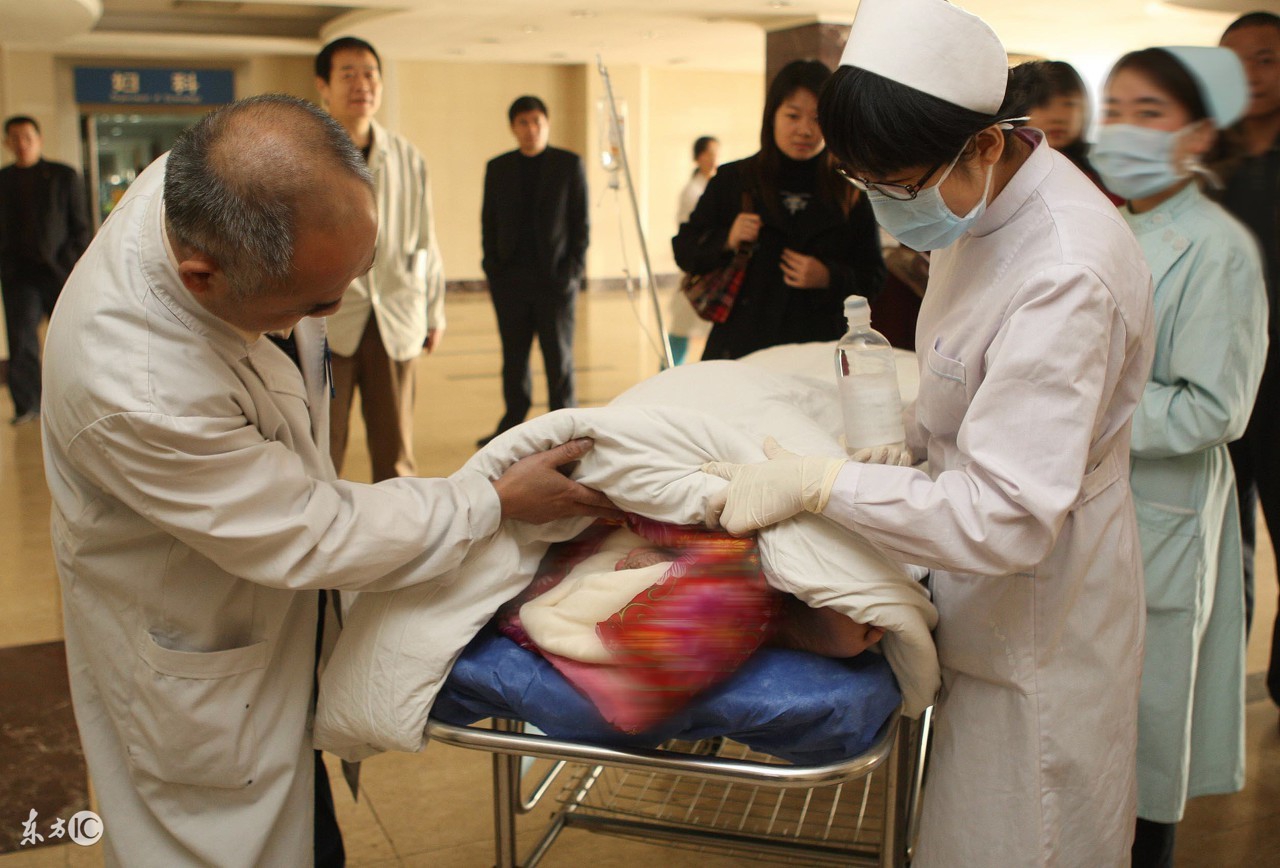 顺产生孩子前征兆,顺产生孩子尴尬的10件事