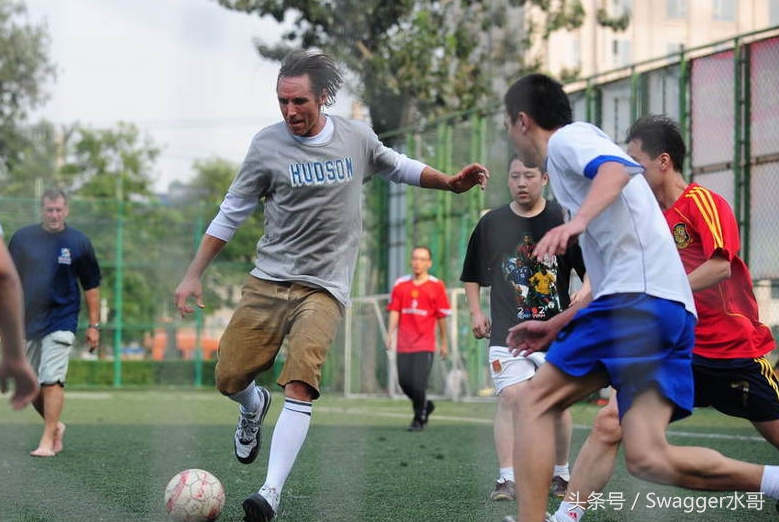 篮球界乔丹科比詹姆斯3个巨星,科比詹姆斯乔丹一起打篮球的视频