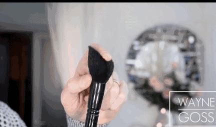 长期不清洗的化妆刷爆痘,化妆刷不干净会长痘吗