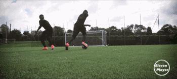 教你一些足球的技术立马变大神,足球技巧凌空