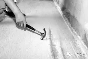 屋顶漏水怎么修补最简单的方法,房顶漏水用水泥补