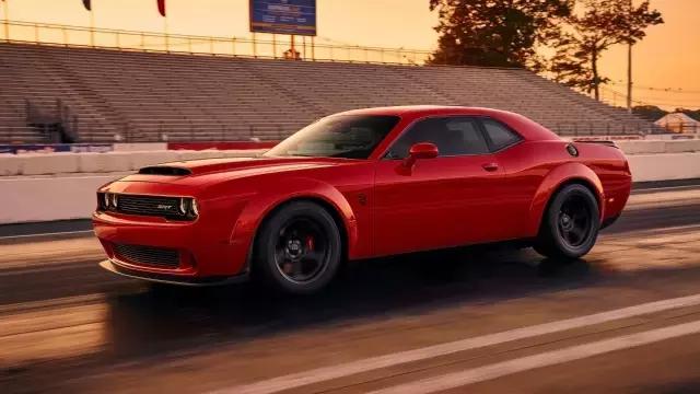 道奇的挑战者除了地狱猫，还有一台叫恶魔的