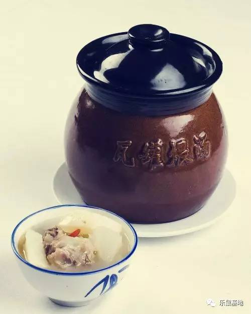 尽管经历了千百年,但你依然不能抵挡砂锅的醇香诱惑