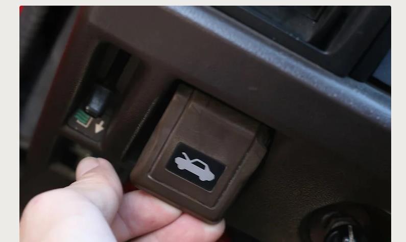 更换汽车蓄电池要换原装的吗,汽车更换蓄电池断电和不断电区别