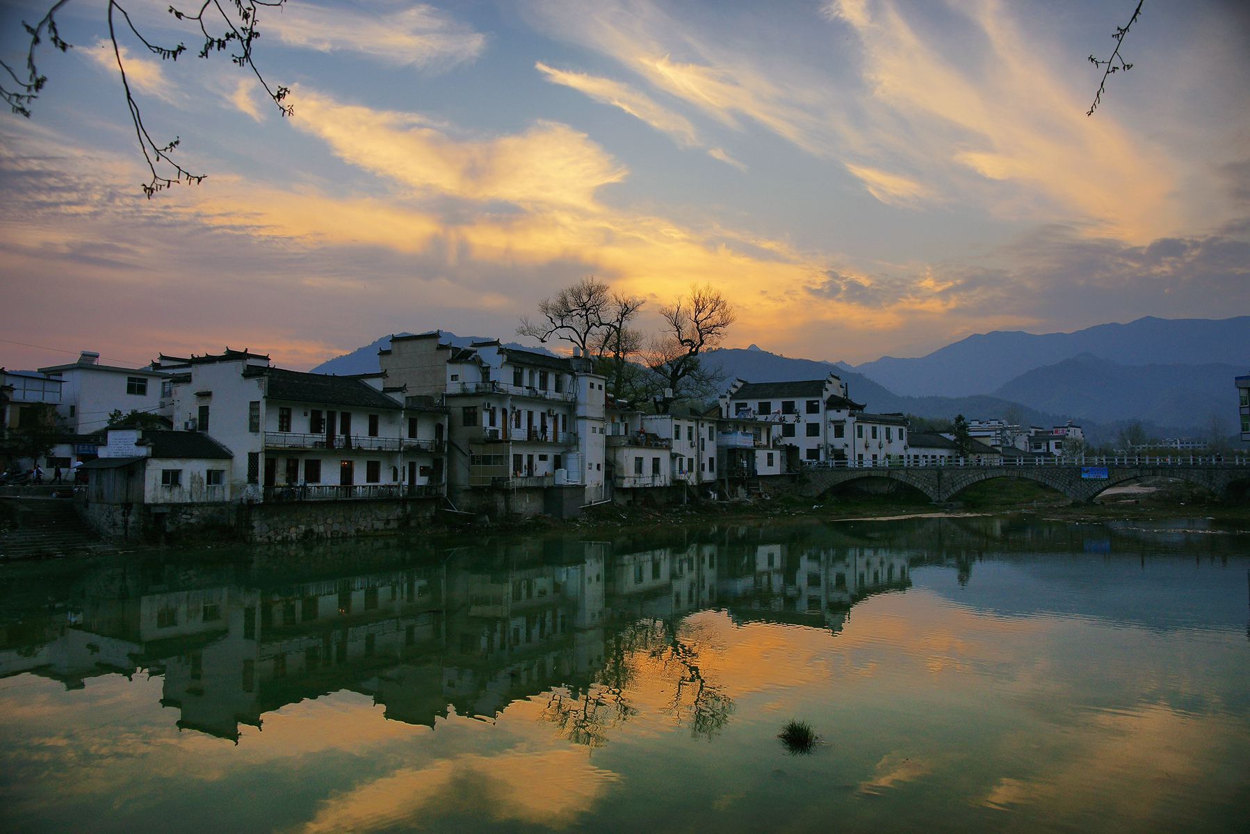 宏村是徽派建筑,宏村徽派古村寨