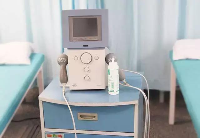 腰椎间盘突出贴哪个牌子膏药,小燕飞腰椎间盘突出锻炼方法