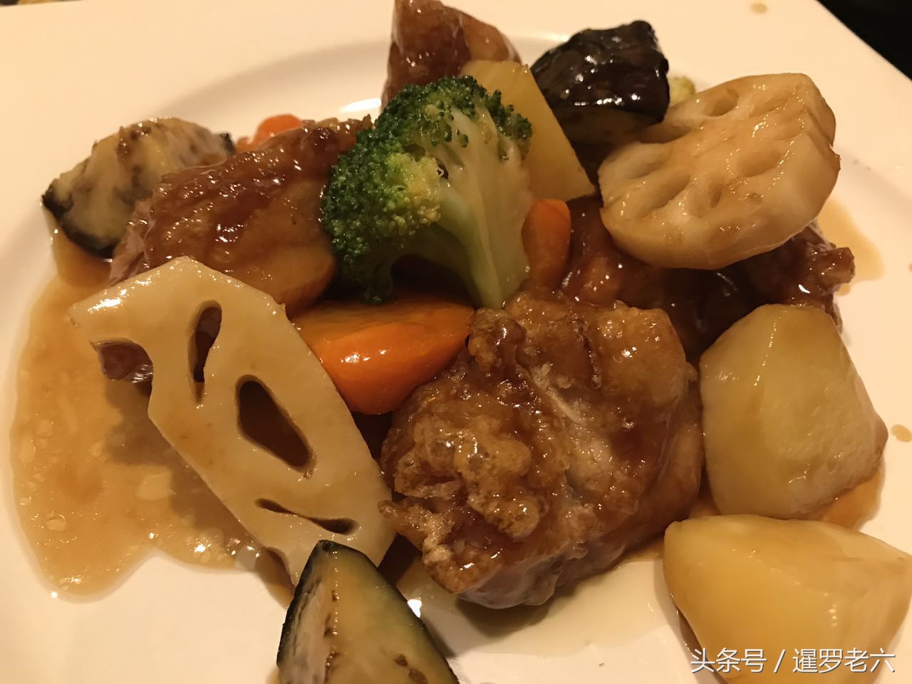 泰国吃炸鸡,泰国美食3元炸鸡