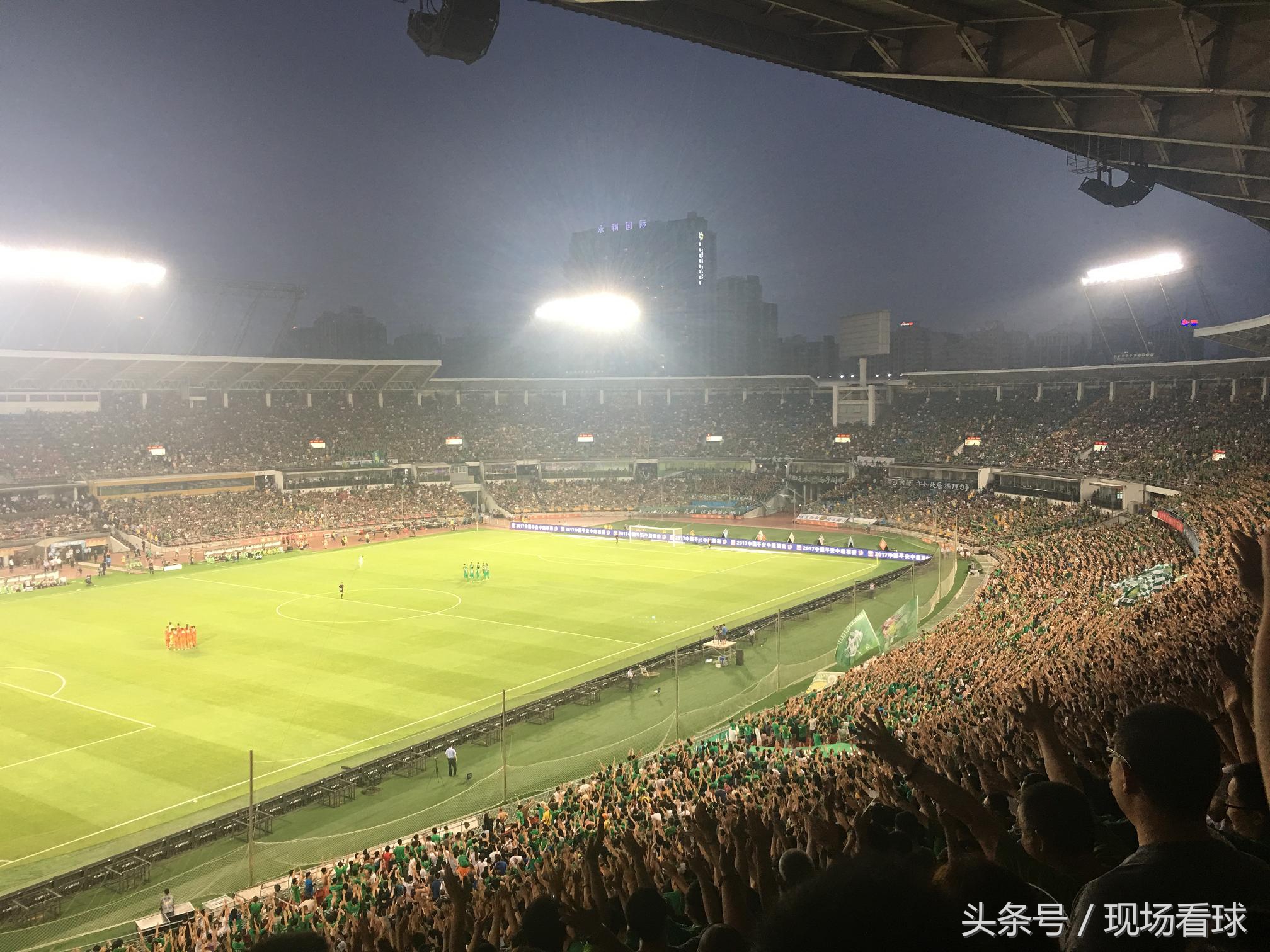 激情星期六:京鲁大战激烈精彩,足球小将厉害可爱!|看球记