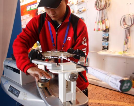 为什么羽毛球拍会掉,羽毛球拍磅数过高会拉断拍吗