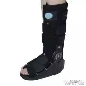 踝关节骨折和踝关节扭伤哪个严重,踝关节扭伤康复治疗注意事项