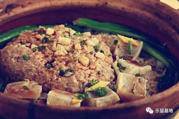 尽管经历了千百年,但你依然不能抵挡砂锅的醇香诱惑